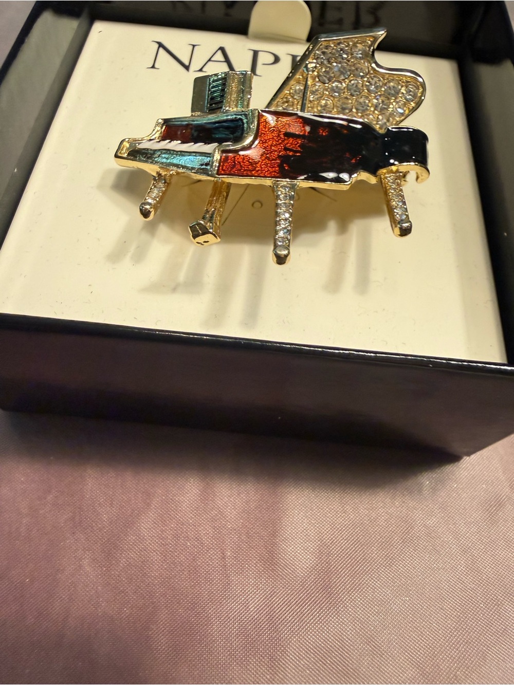 NWT Napier SIGNED Grand Piano Enamel & Clear Rhinestone Brooch Pin in Box - Picture 5 of 9
